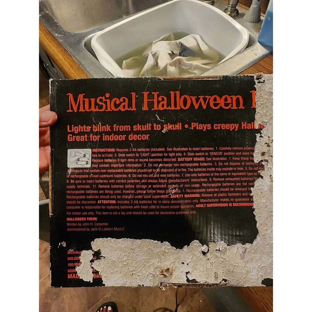 Vintage‎ Gemmy Skull Musical Blinking Halloween Lights, New, Plays 